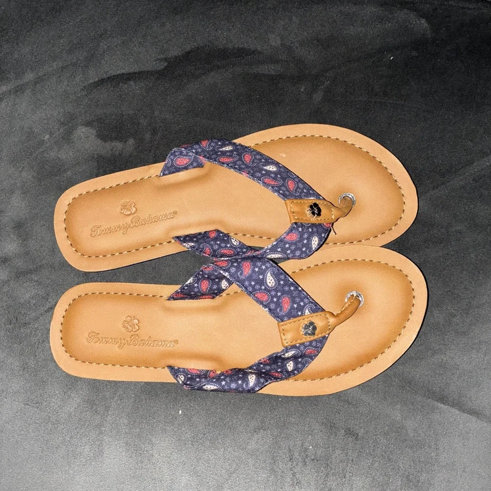 Tommy Bahama Womens Flip Flops Navy Blue Paisley Thong Sandals Size 7 Flat Beach